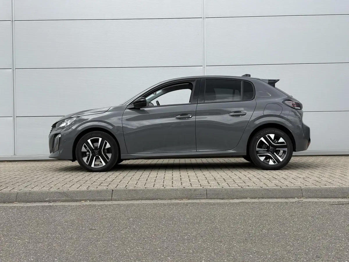 1.2 Hybrid 110 e-DCS6 Allure | 360 Camera | Cruise Control | Apple Carplay/Android Auto