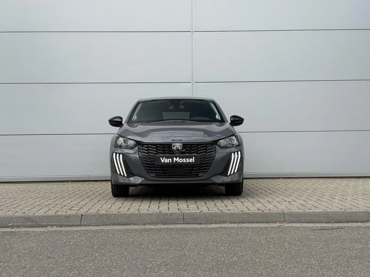 1.2 Hybrid 110 e-DCS6 Allure | 360 Camera | Cruise Control | Apple Carplay/Android Auto