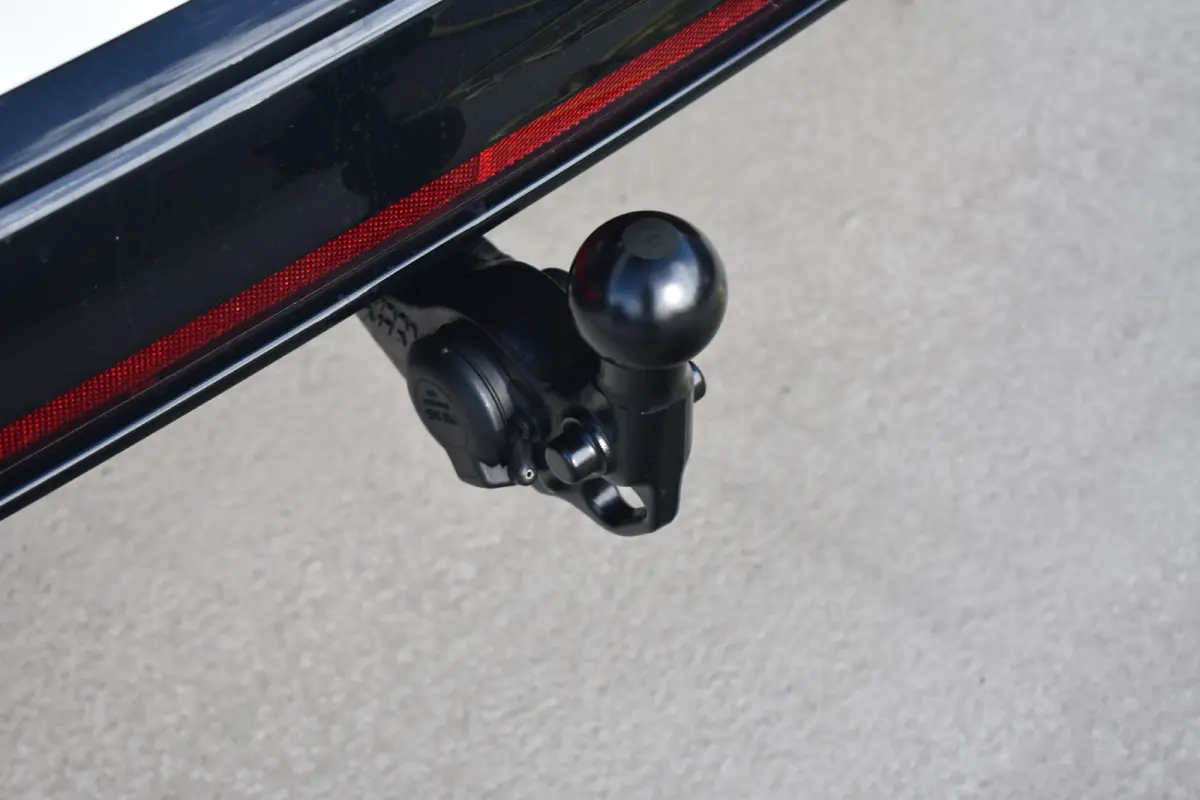 Limited Edition | 77KWH | 286 PK | TREKHAAK | CAMERA | STOEL + STUUR VERW. | APP.CONNECT | 2-ZONE CLIMA | ADAPT.CRUISE | FULL.LED | DAB + |