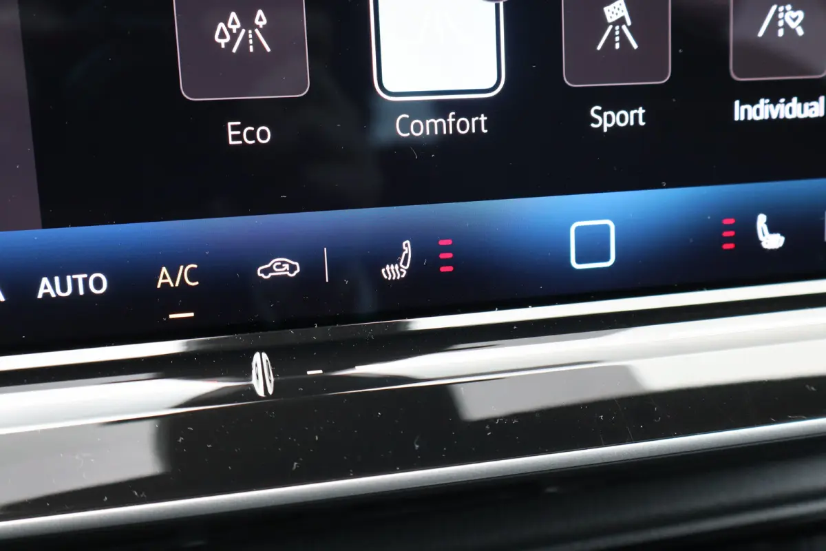 Limited Edition | 77KWH | 286 PK | TREKHAAK | CAMERA | STOEL + STUUR VERW. | APP.CONNECT | 2-ZONE CLIMA | ADAPT.CRUISE | FULL.LED | DAB + |