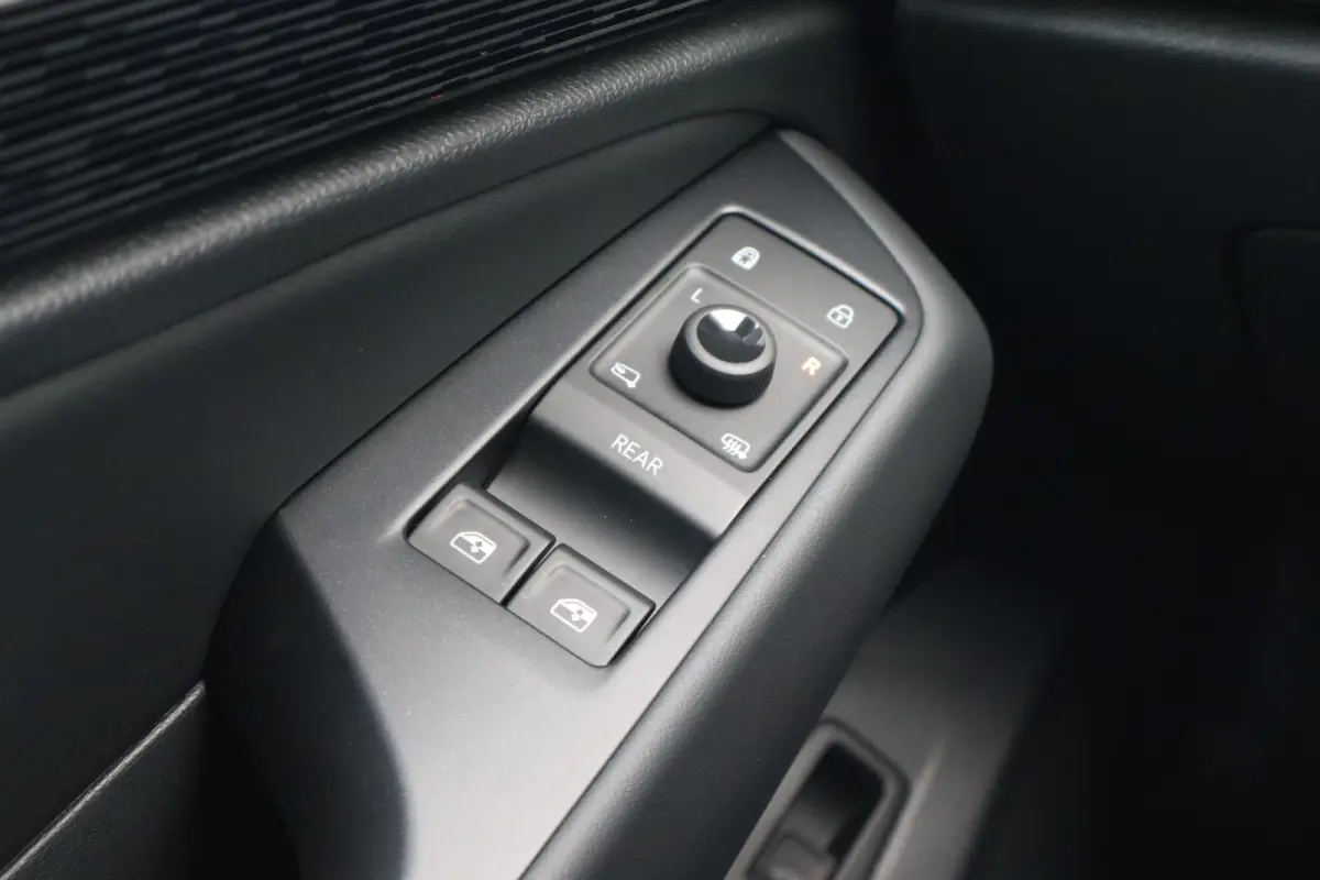 Limited Edition | 77KWH | 286 PK | TREKHAAK | CAMERA | STOEL + STUUR VERW. | APP.CONNECT | 2-ZONE CLIMA | ADAPT.CRUISE | FULL.LED | DAB + |