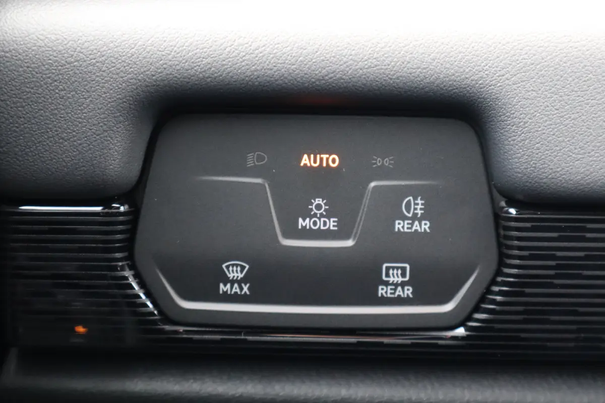 Limited Edition | 77KWH | 286 PK | TREKHAAK | CAMERA | STOEL + STUUR VERW. | APP.CONNECT | 2-ZONE CLIMA | ADAPT.CRUISE | FULL.LED | DAB + |
