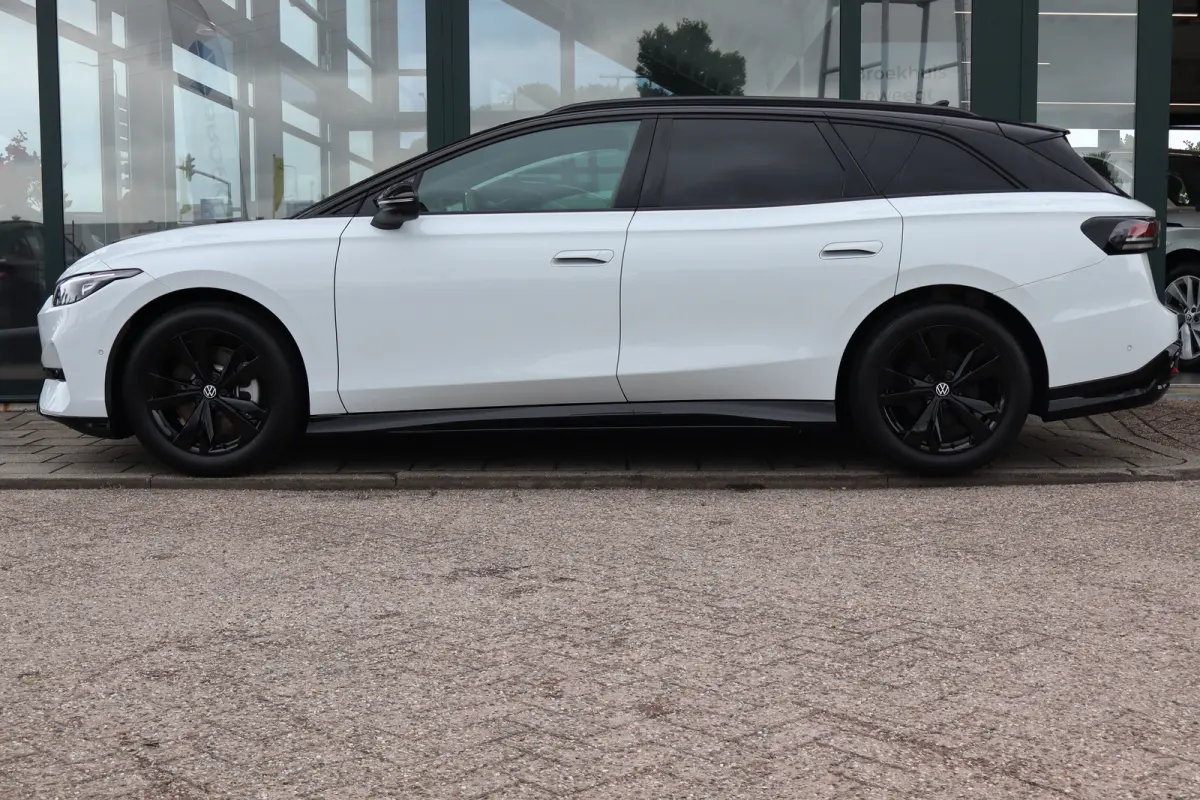 Limited Edition | 77KWH | 286 PK | TREKHAAK | CAMERA | STOEL + STUUR VERW. | APP.CONNECT | 2-ZONE CLIMA | ADAPT.CRUISE | FULL.LED | DAB + |
