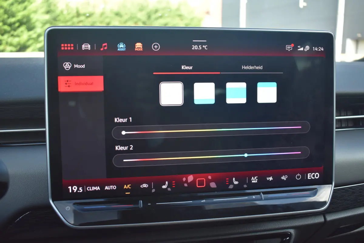 Limited Edition | 77KWH | 286 PK | TREKHAAK | CAMERA | STOEL + STUUR VERW. | APP.CONNECT | 2-ZONE CLIMA | ADAPT.CRUISE | FULL.LED | DAB + |