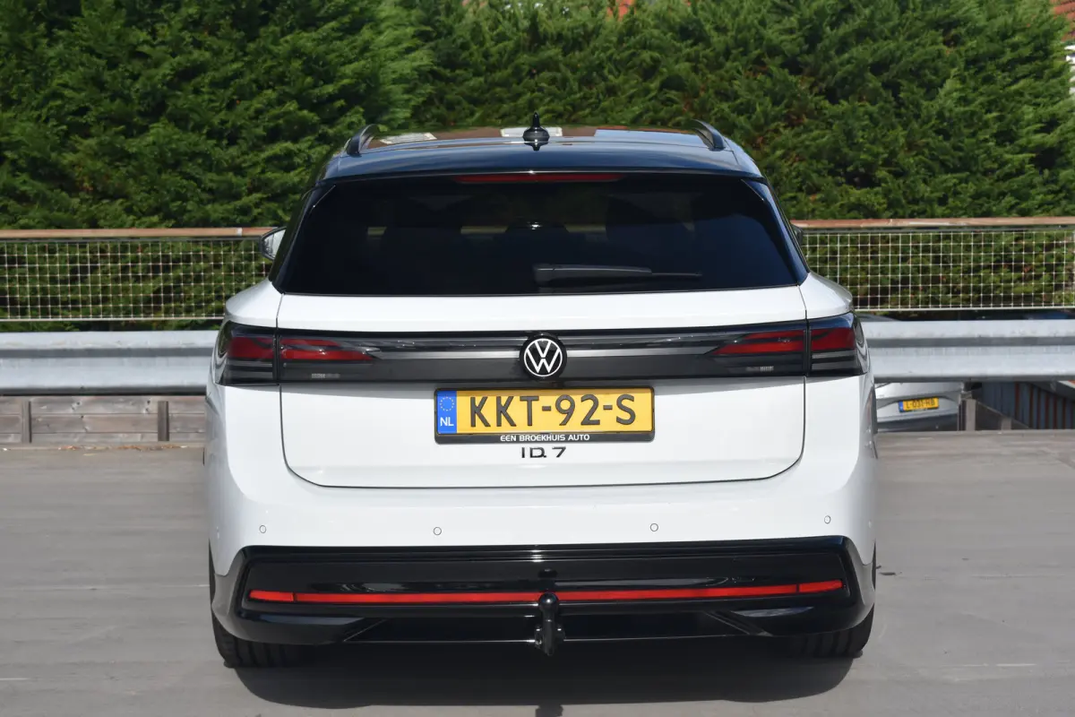 Limited Edition | 77KWH | 286 PK | TREKHAAK | CAMERA | STOEL + STUUR VERW. | APP.CONNECT | 2-ZONE CLIMA | ADAPT.CRUISE | FULL.LED | DAB + |
