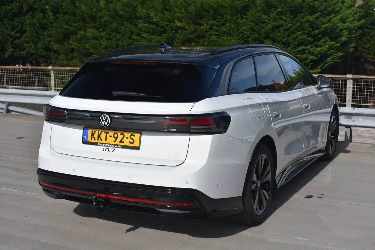 Limited Edition | 77KWH | 286 PK | TREKHAAK | CAMERA | STOEL + STUUR VERW. | APP.CONNECT | 2-ZONE CLIMA | ADAPT.CRUISE | FULL.LED | DAB + |