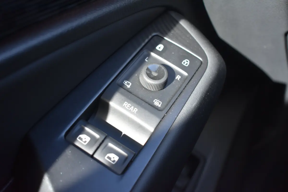 Limited Edition | 77KWH | 286 PK | TREKHAAK | CAMERA | STOEL + STUUR VERW. | APP.CONNECT | 2-ZONE CLIMA | ADAPT.CRUISE | FULL.LED | DAB + |