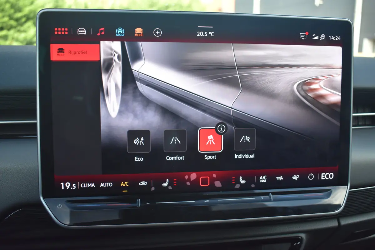 Limited Edition | 77KWH | 286 PK | TREKHAAK | CAMERA | STOEL + STUUR VERW. | APP.CONNECT | 2-ZONE CLIMA | ADAPT.CRUISE | FULL.LED | DAB + |