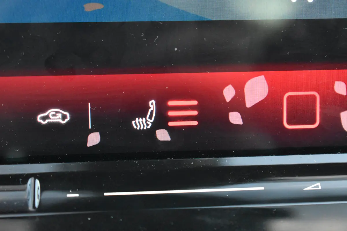 Limited Edition | 77KWH | 286 PK | TREKHAAK | CAMERA | STOEL + STUUR VERW. | APP.CONNECT | 2-ZONE CLIMA | ADAPT.CRUISE | FULL.LED | DAB + |