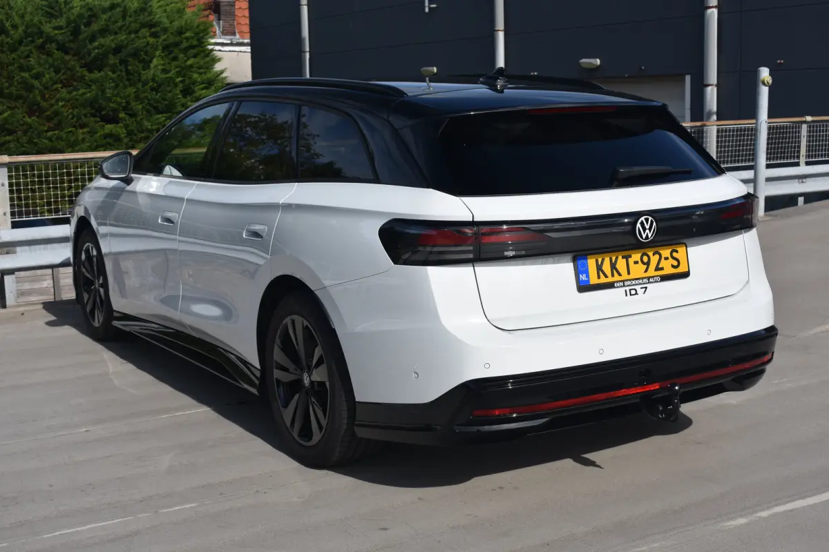 Limited Edition | 77KWH | 286 PK | TREKHAAK | CAMERA | STOEL + STUUR VERW. | APP.CONNECT | 2-ZONE CLIMA | ADAPT.CRUISE | FULL.LED | DAB + |