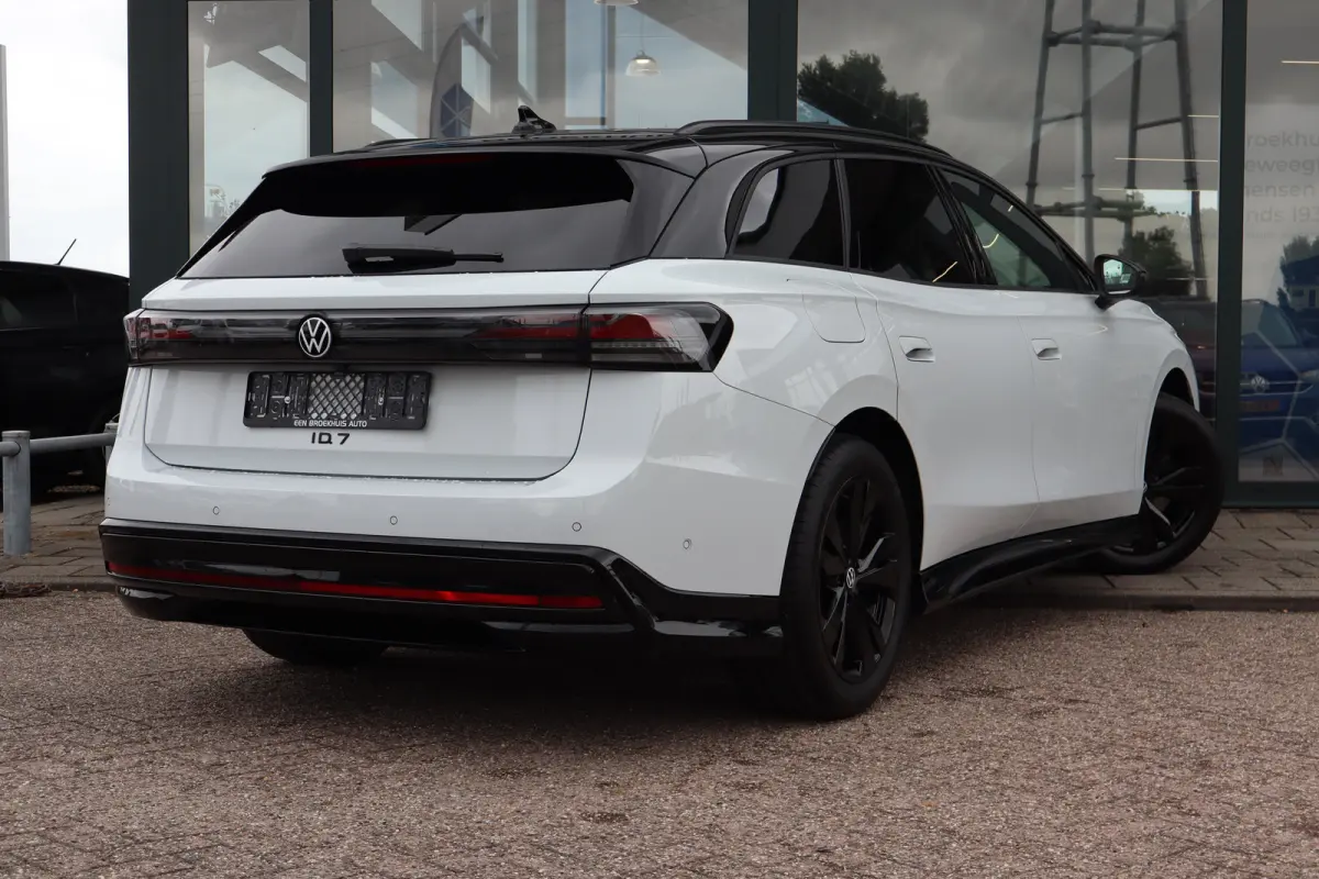 Limited Edition | 77KWH | 286 PK | TREKHAAK | CAMERA | STOEL + STUUR VERW. | APP.CONNECT | 2-ZONE CLIMA | ADAPT.CRUISE | FULL.LED | DAB + |