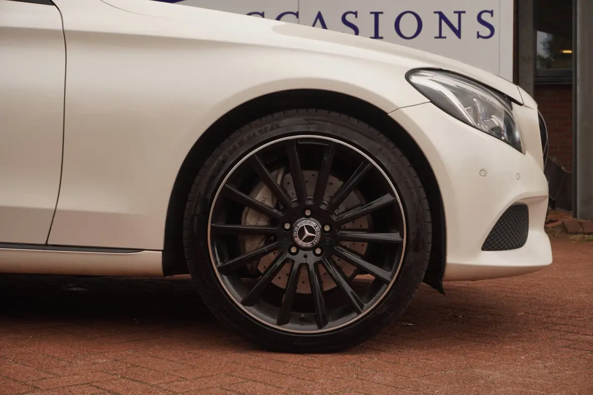 350 e Lease Edition / 19"LMV / Navi /leder/Led/Camera/ Zwarte lijsten / Sfeerverlichting / LED / = SUPER !!