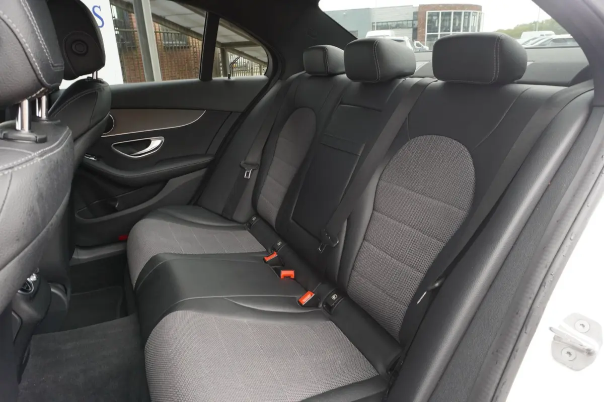 350 e Lease Edition / 19"LMV / Navi /leder/Led/Camera/ Zwarte lijsten / Sfeerverlichting / LED / = SUPER !!