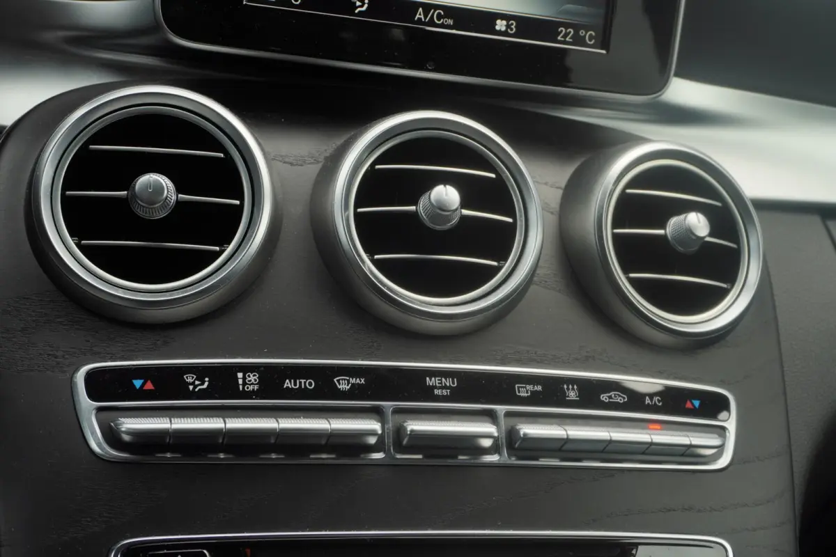 350 e Lease Edition / 19"LMV / Navi /leder/Led/Camera/ Zwarte lijsten / Sfeerverlichting / LED / = SUPER !!