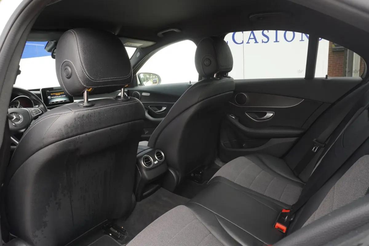 350 e Lease Edition / 19"LMV / Navi /leder/Led/Camera/ Zwarte lijsten / Sfeerverlichting / LED / = SUPER !!