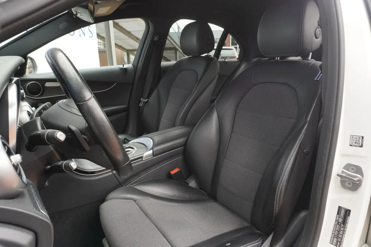 350 e Lease Edition / 19"LMV / Navi /leder/Led/Camera/ Zwarte lijsten / Sfeerverlichting / LED / = SUPER !!