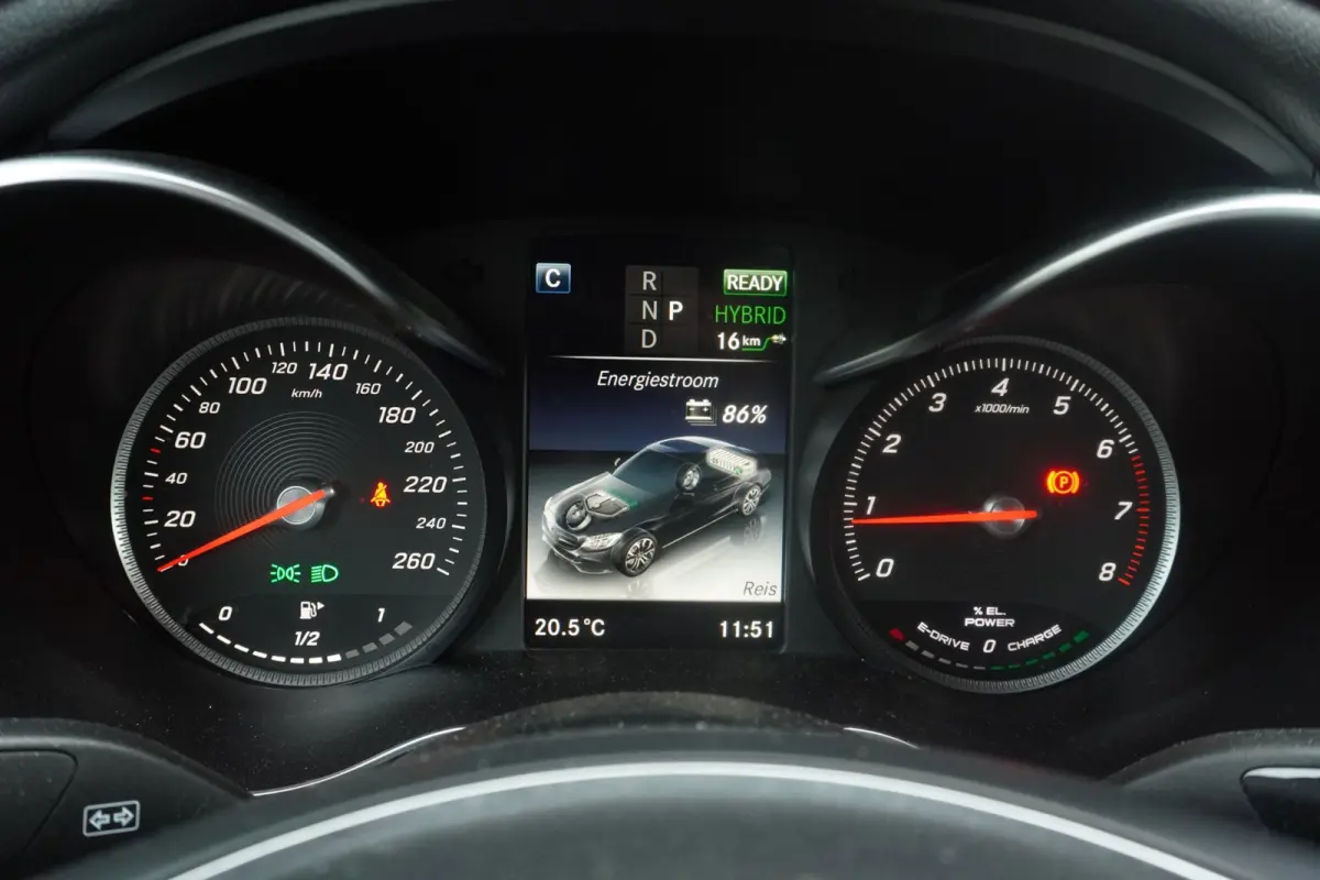 350 e Lease Edition / 19"LMV / Navi /leder/Led/Camera/ Zwarte lijsten / Sfeerverlichting / LED / = SUPER !!