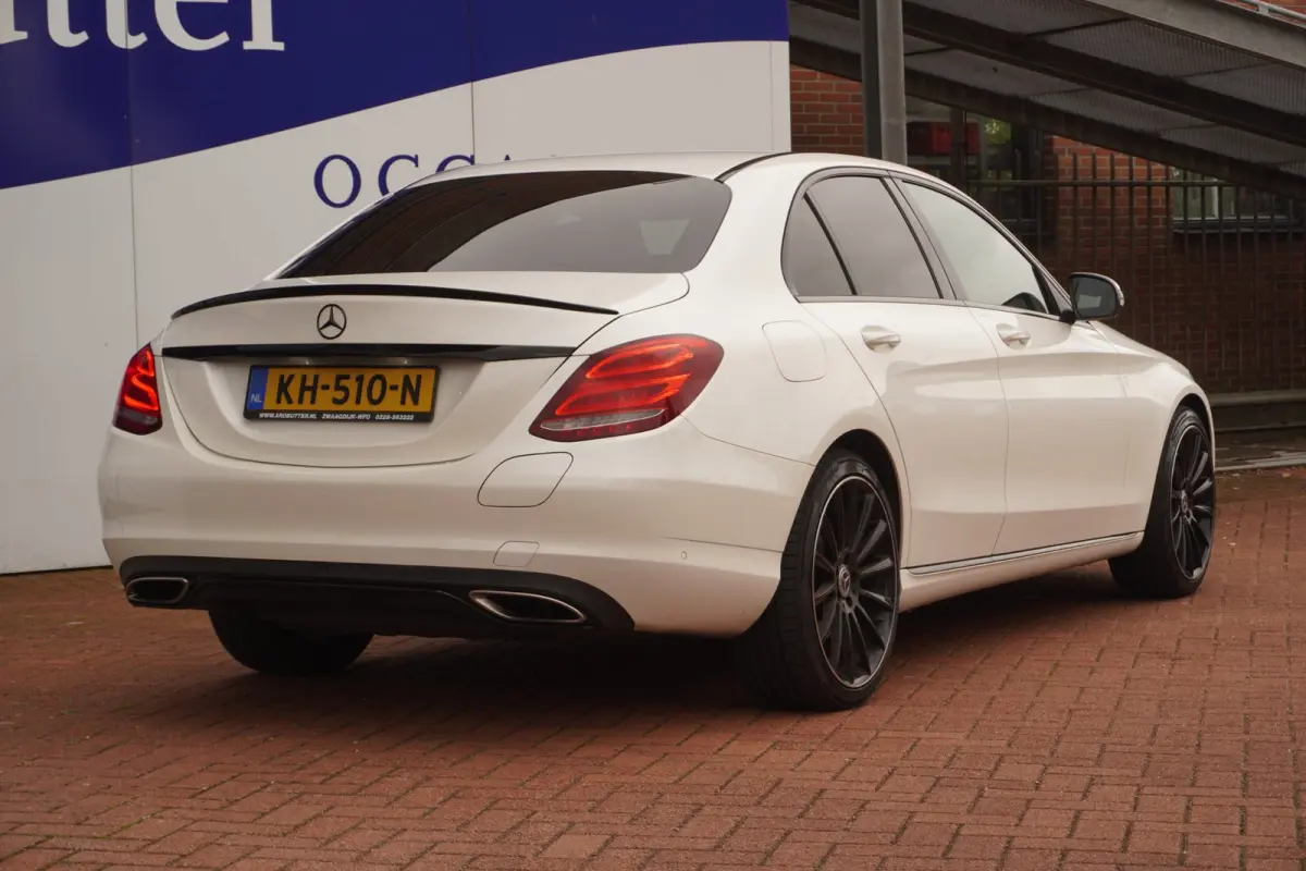 350 e Lease Edition / 19"LMV / Navi /leder/Led/Camera/ Zwarte lijsten / Sfeerverlichting / LED / = SUPER !!