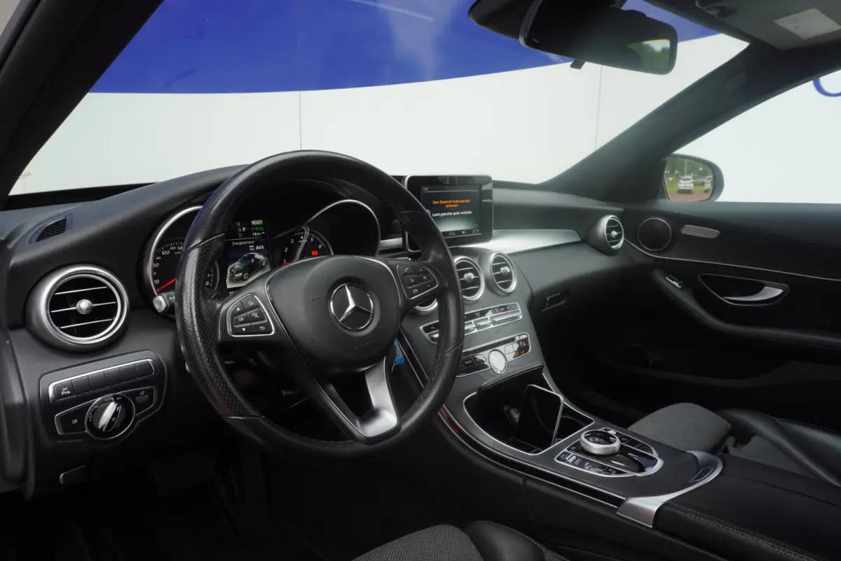 350 e Lease Edition / 19"LMV / Navi /leder/Led/Camera/ Zwarte lijsten / Sfeerverlichting / LED / = SUPER !!