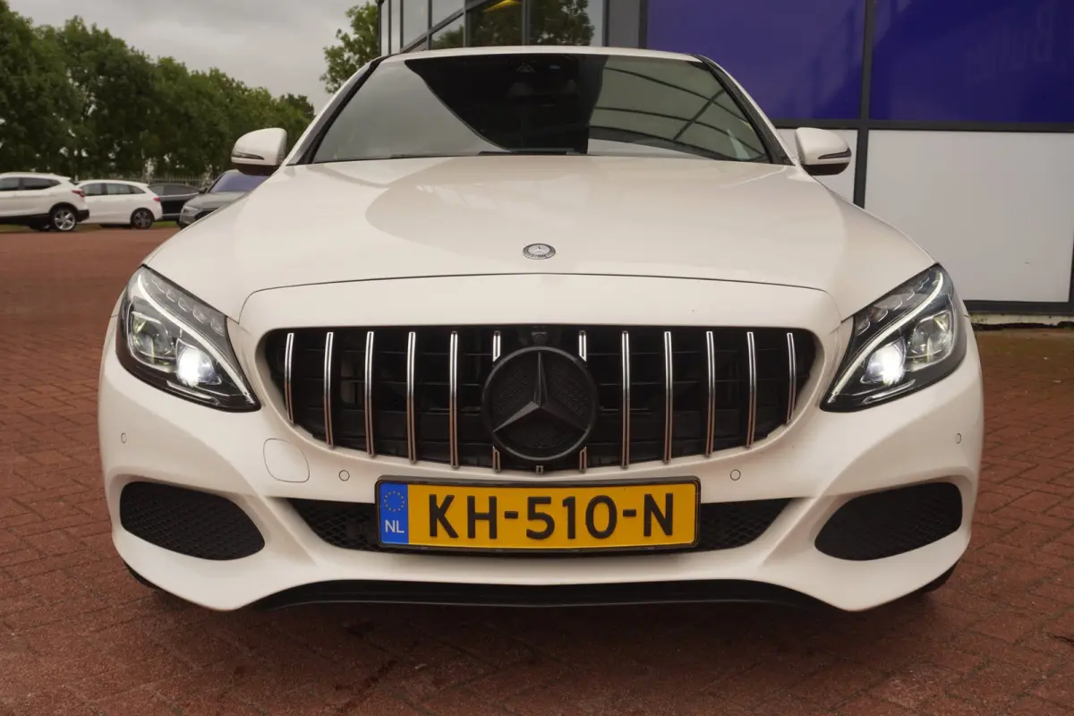 350 e Lease Edition / 19"LMV / Navi /leder/Led/Camera/ Zwarte lijsten / Sfeerverlichting / LED / = SUPER !!