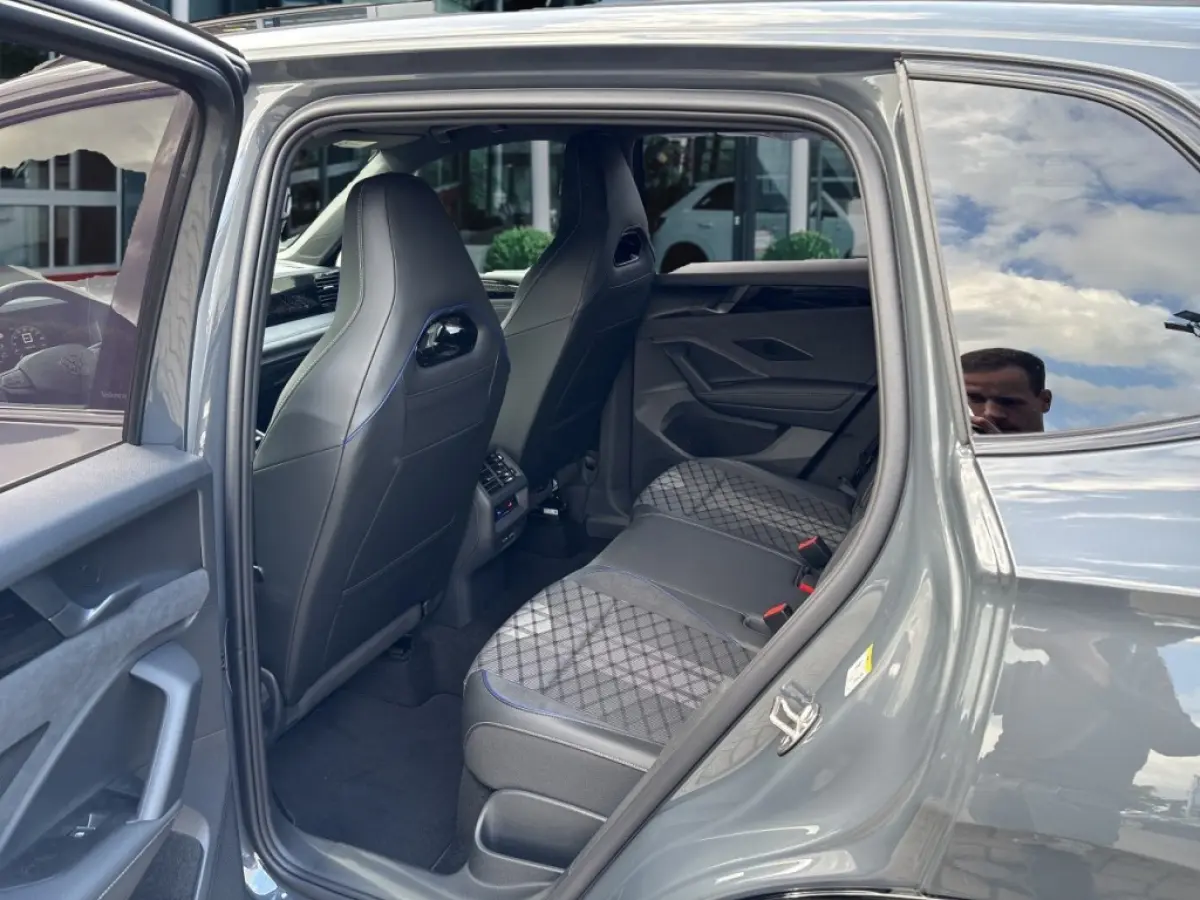 1.5 eTSI R-LINE TREKHAAK/360CAM/ELEK-KLEP/ACC/STOEL+STUURVERW/CARPLAY
