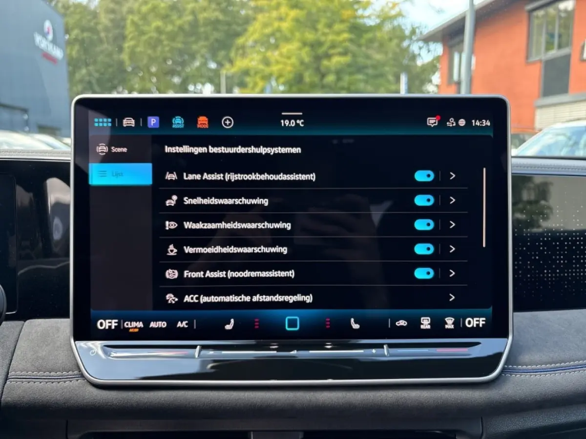 1.5 eTSI R-LINE TREKHAAK/360CAM/ELEK-KLEP/ACC/STOEL+STUURVERW/CARPLAY