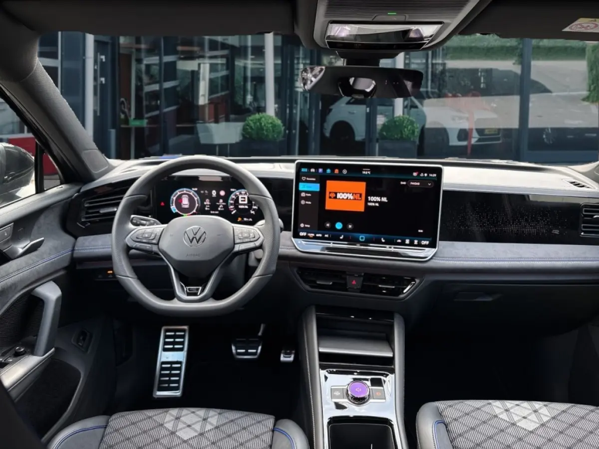 1.5 eTSI R-LINE TREKHAAK/360CAM/ELEK-KLEP/ACC/STOEL+STUURVERW/CARPLAY
