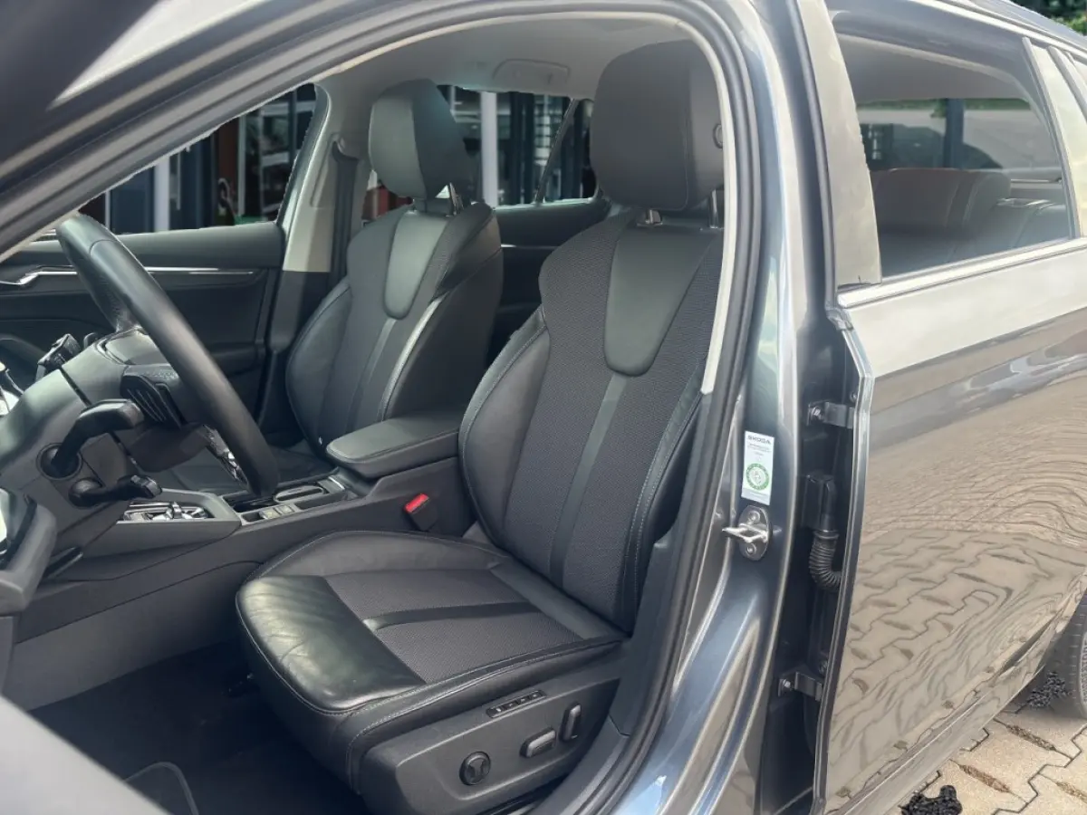 2.0 TDI STYLE TREKHAAK/CAMERA/ELEK-KLEP/ACC/MEM/STOEL+STUURVERW