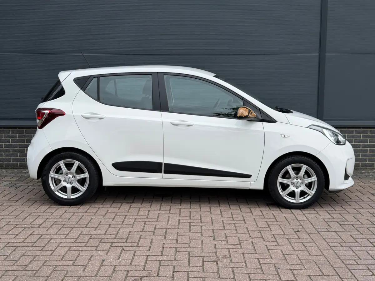 1.0i Go! | Dealer Onderhouden | Navigatie | Apple Carplay & Android Auto | Climate Control | Parkeersensoren Achter | | Dealer Onderhouden | Navigatie | Apple Carplay & Android Auto | Climat