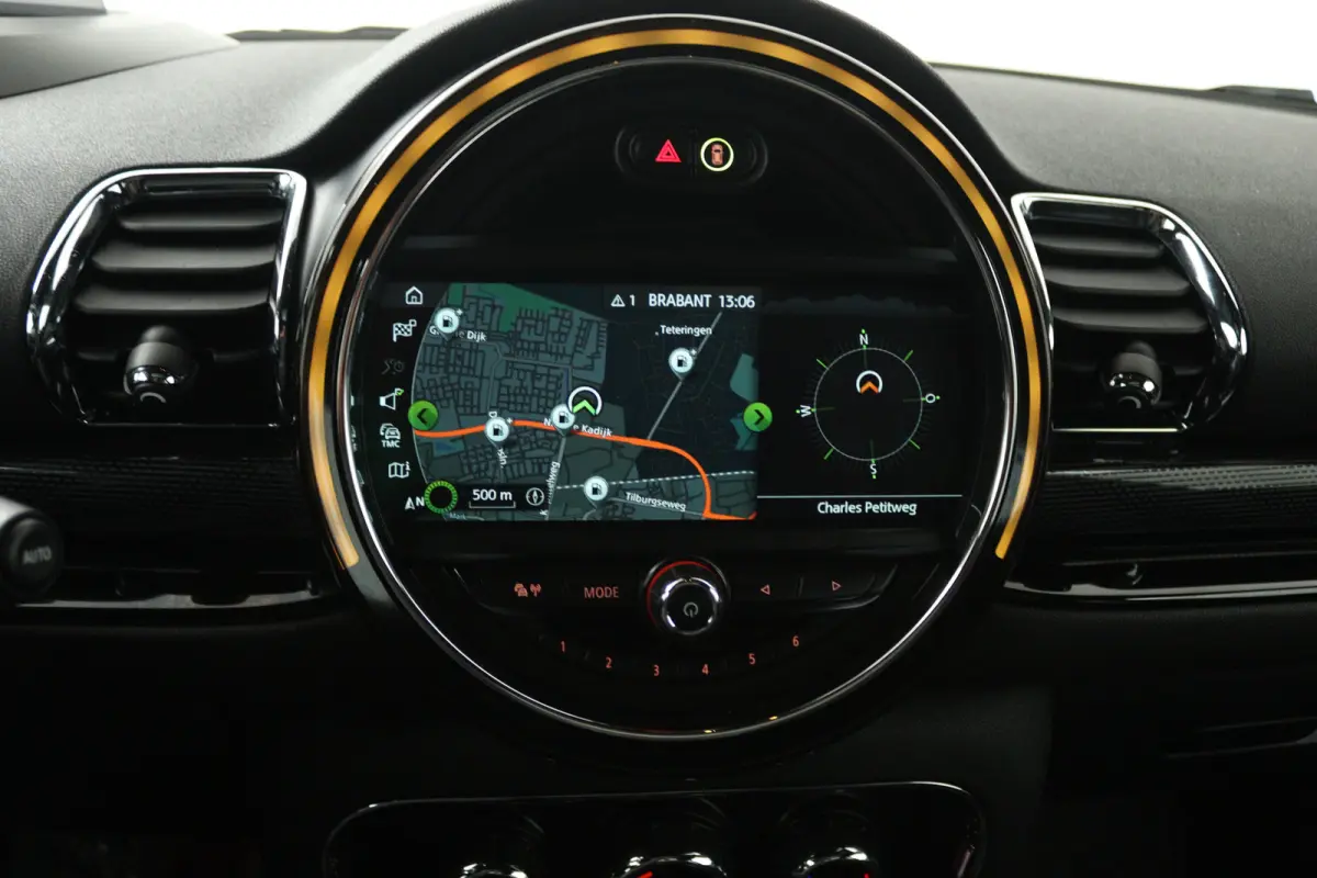 2.0 Cooper S Chili Serious Business (PANORAMADAK, HARMAN/KARDON, STOELVERWARMING, NAVIGATIE, CARPLAY, HEAD-UP DISPLAY)