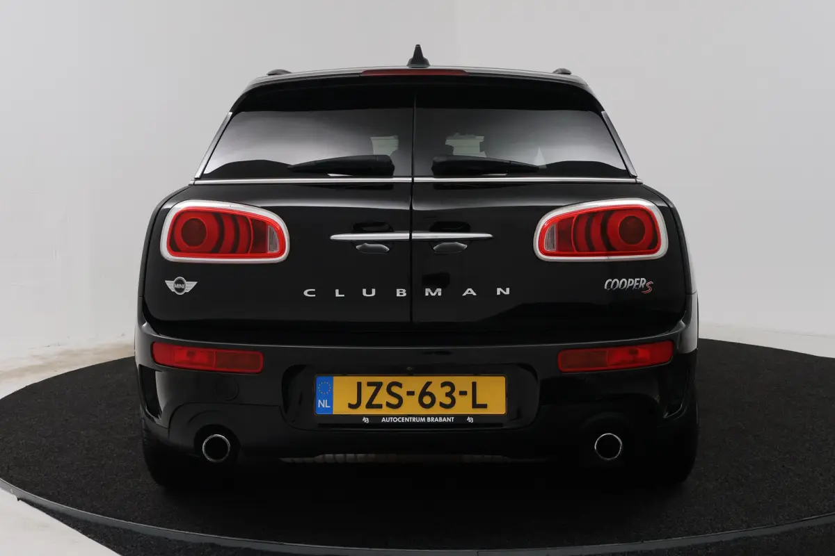 2.0 Cooper S Chili Serious Business (PANORAMADAK, HARMAN/KARDON, STOELVERWARMING, NAVIGATIE, CARPLAY, HEAD-UP DISPLAY)