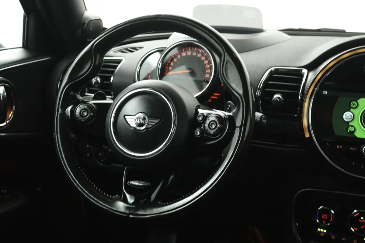 2.0 Cooper S Chili Serious Business (PANORAMADAK, HARMAN/KARDON, STOELVERWARMING, NAVIGATIE, CARPLAY, HEAD-UP DISPLAY)