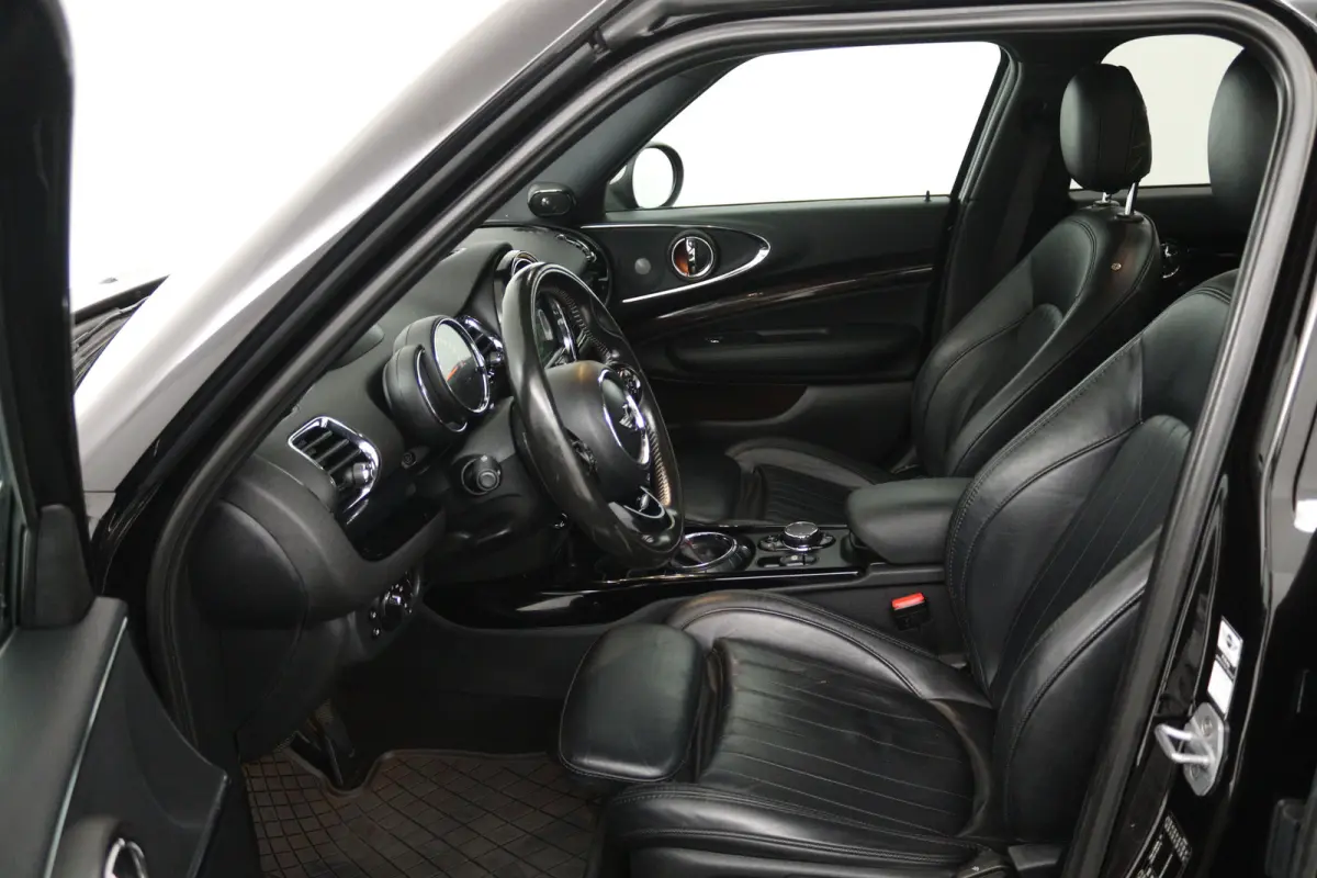 2.0 Cooper S Chili Serious Business (PANORAMADAK, HARMAN/KARDON, STOELVERWARMING, NAVIGATIE, CARPLAY, HEAD-UP DISPLAY)