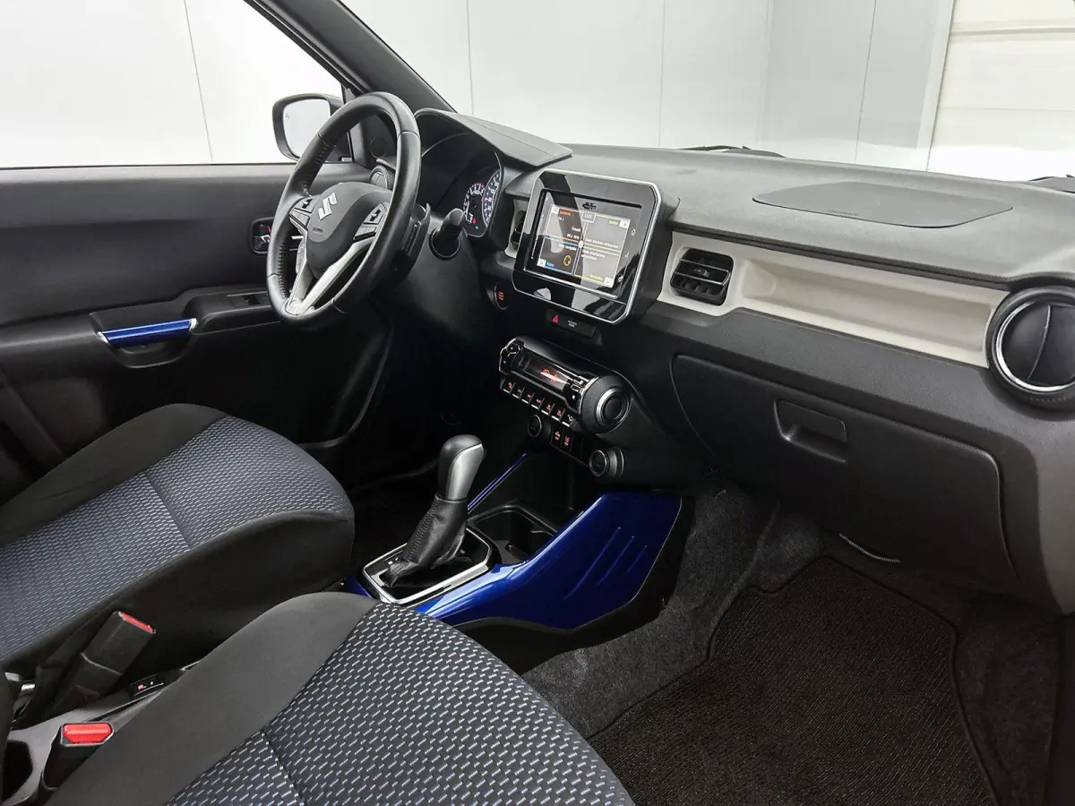 1.2 Smart Hybrid Style | Navigatie | Camera | 32.000km! |