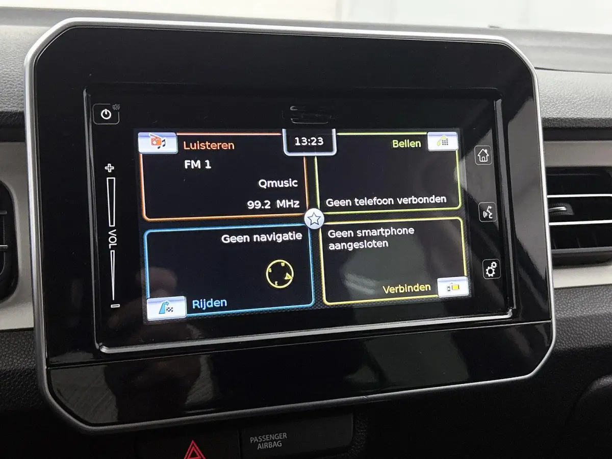 1.2 Smart Hybrid Style | Navigatie | Camera | 32.000km! |