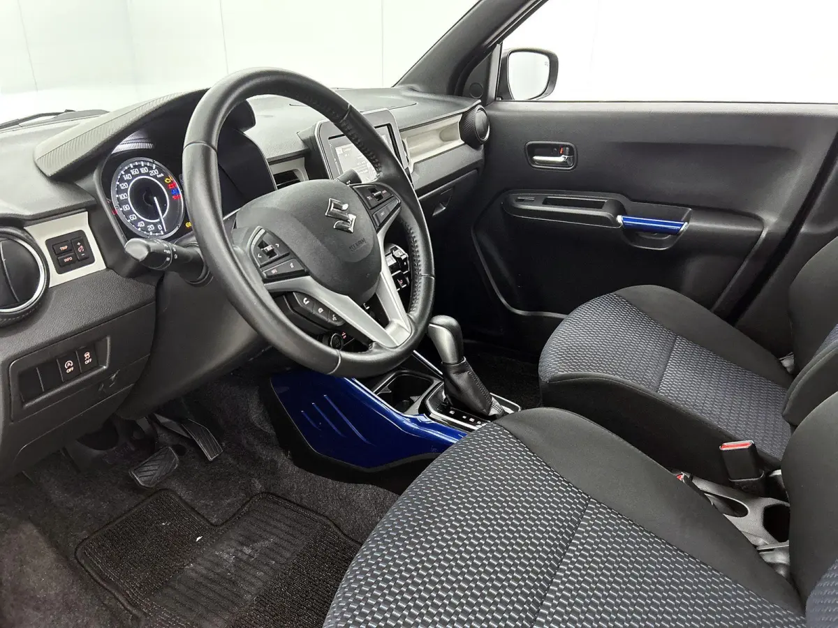 1.2 Smart Hybrid Style | Navigatie | Camera | 32.000km! |