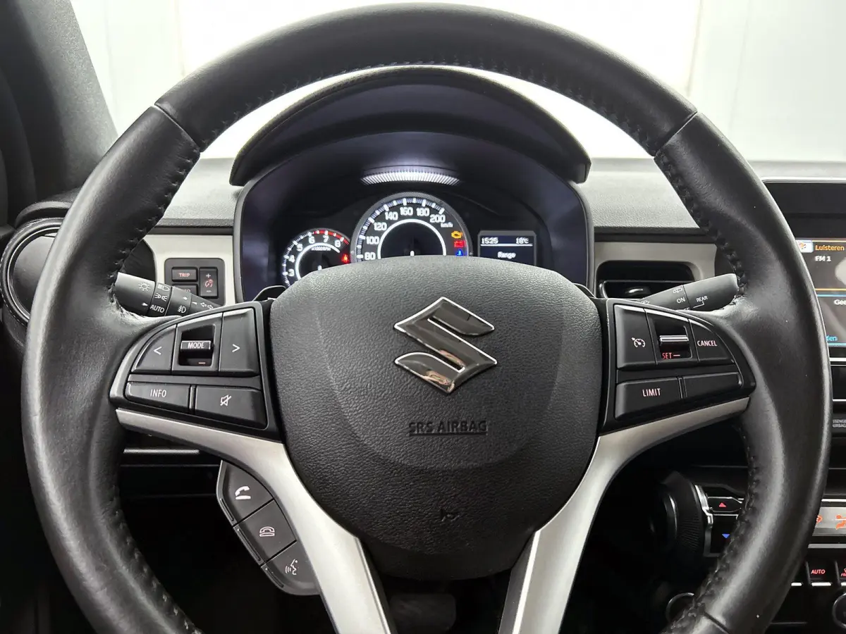 1.2 Smart Hybrid Style | Navigatie | Camera | 32.000km! |