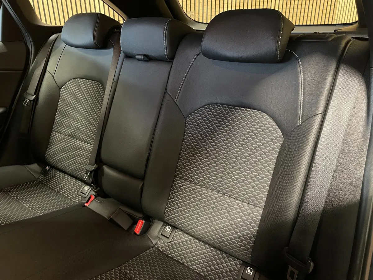 1.0 T-GDi DynamicPlusLine|120PK|1/2 LEDER|ANDROID/CARPLAY|CAMERA|CRUISE+CLIMATE|PARKEERSENSOREN|IN.BTW|1e EIG