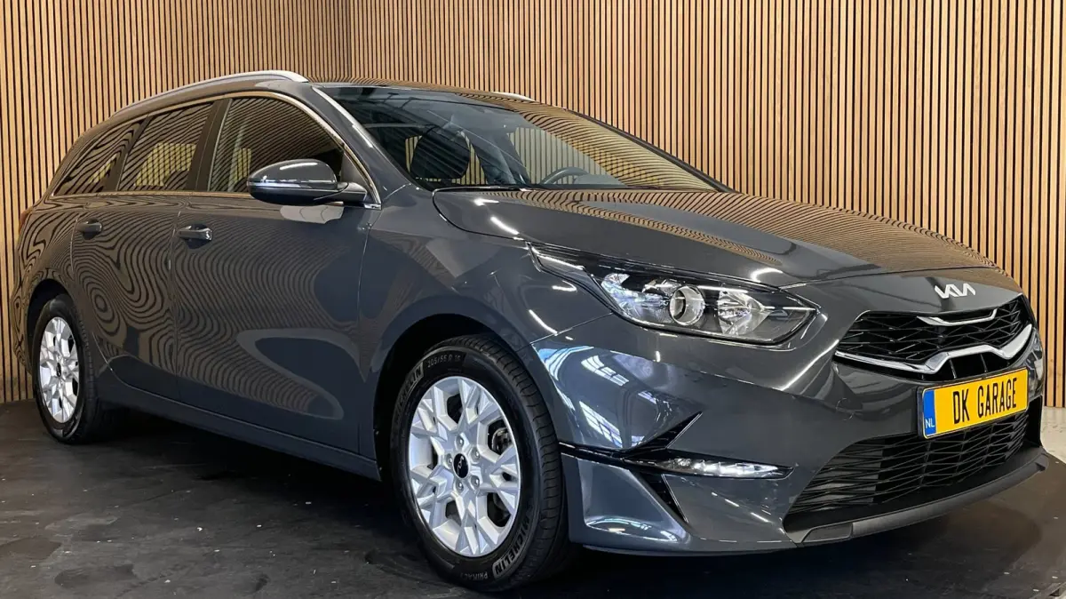 1.0 T-GDi DynamicPlusLine|120PK|1/2 LEDER|ANDROID/CARPLAY|CAMERA|CRUISE+CLIMATE|PARKEERSENSOREN|IN.BTW|1e EIG