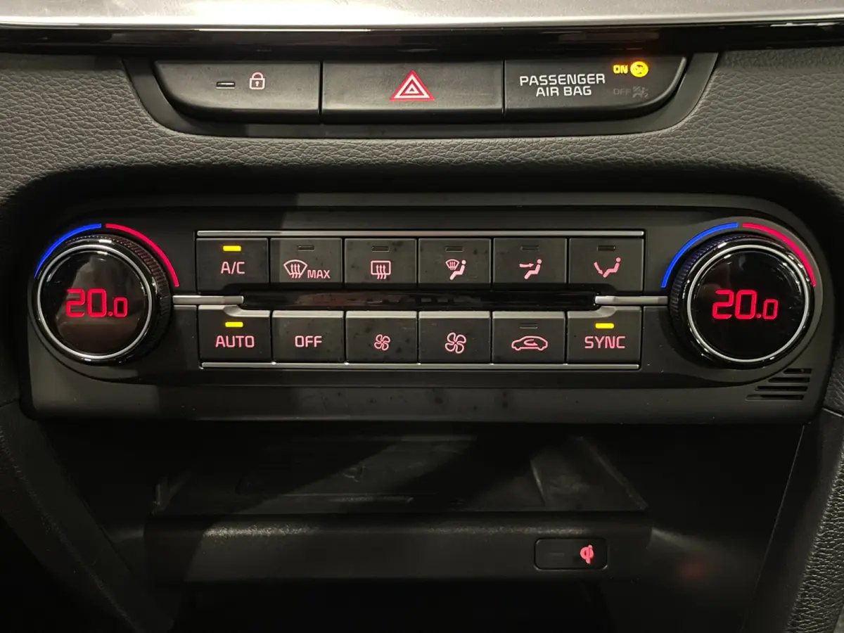1.0 T-GDi DynamicPlusLine|120PK|1/2 LEDER|ANDROID/CARPLAY|CAMERA|CRUISE+CLIMATE|PARKEERSENSOREN|IN.BTW|1e EIG