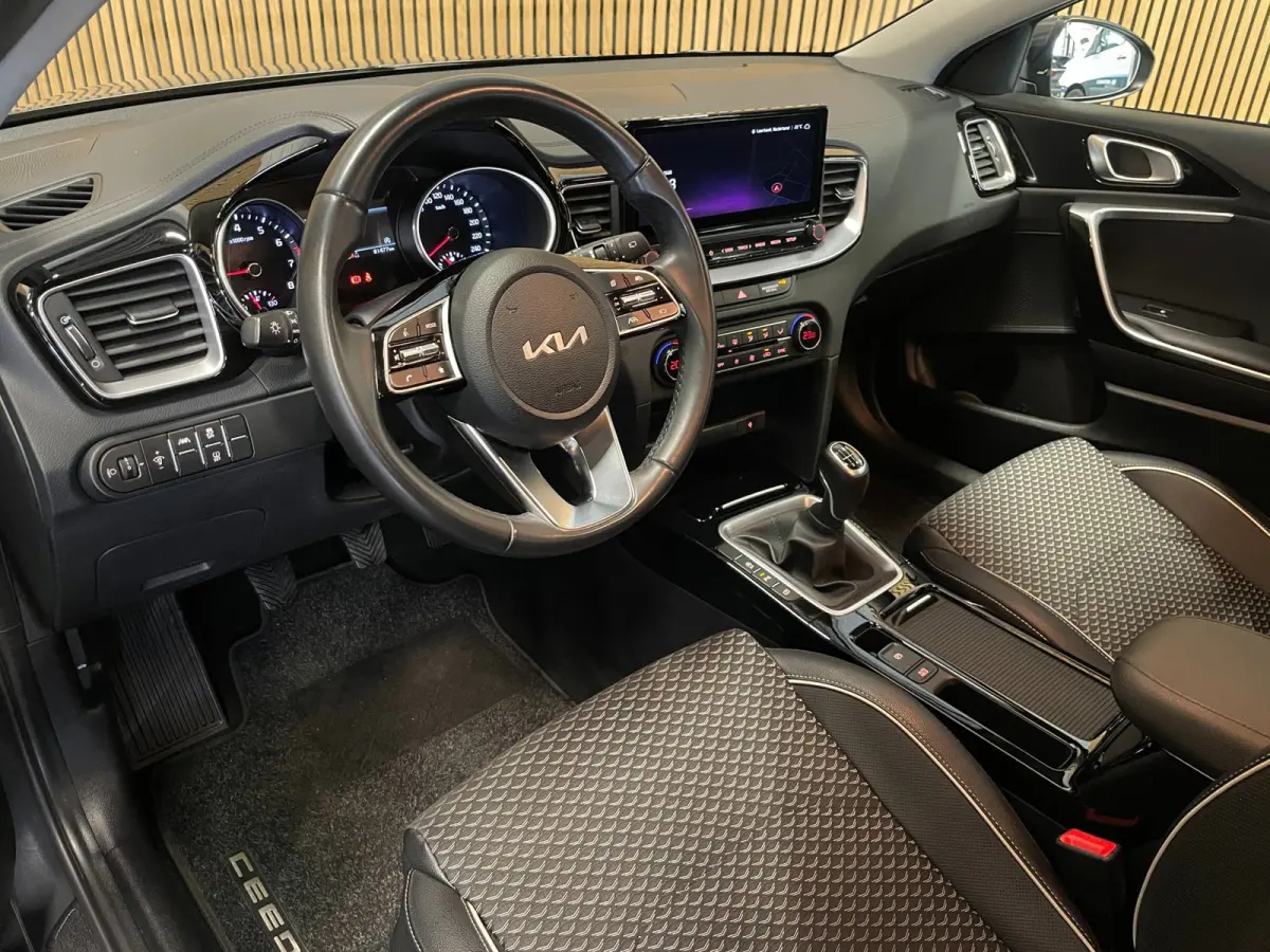 1.0 T-GDi DynamicPlusLine|120PK|1/2 LEDER|ANDROID/CARPLAY|CAMERA|CRUISE+CLIMATE|PARKEERSENSOREN|IN.BTW|1e EIG