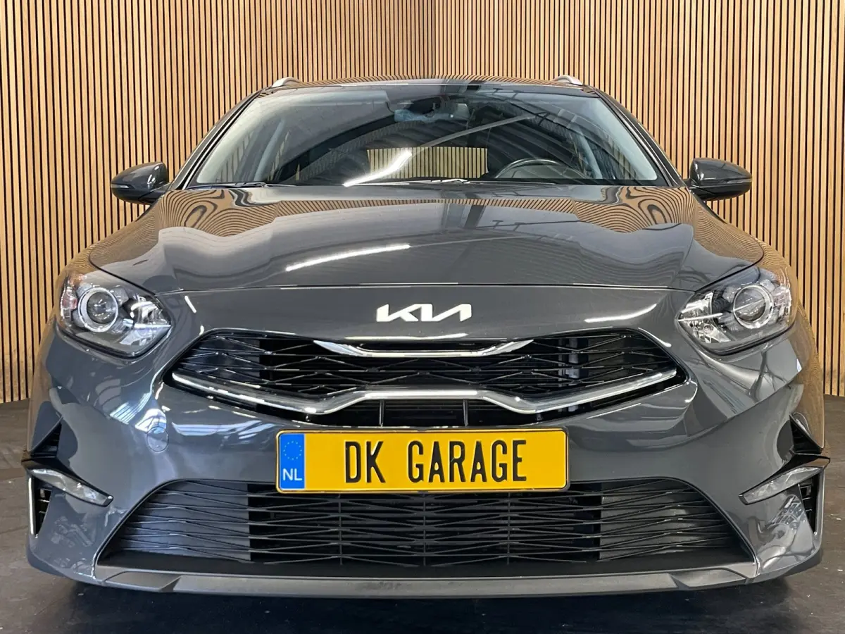 1.0 T-GDi DynamicPlusLine|120PK|1/2 LEDER|ANDROID/CARPLAY|CAMERA|CRUISE+CLIMATE|PARKEERSENSOREN|IN.BTW|1e EIG