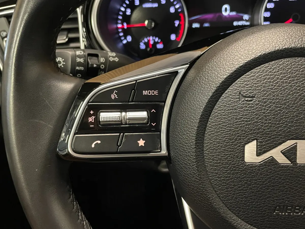 1.0 T-GDi DynamicPlusLine|120PK|1/2 LEDER|ANDROID/CARPLAY|CAMERA|CRUISE+CLIMATE|PARKEERSENSOREN|IN.BTW|1e EIG