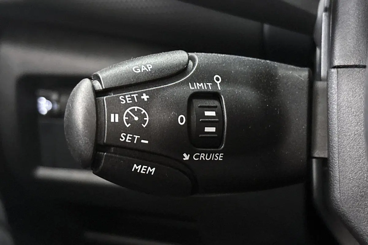 1.6 Plug-in Hybrid 225 Shine Pack Panoramadak 360 Camera Keyless