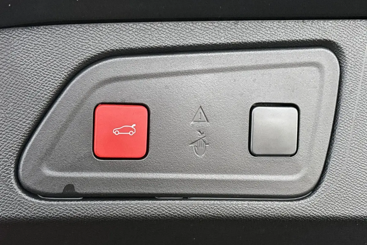 1.6 Plug-in Hybrid 225 Shine Pack Panoramadak 360 Camera Keyless