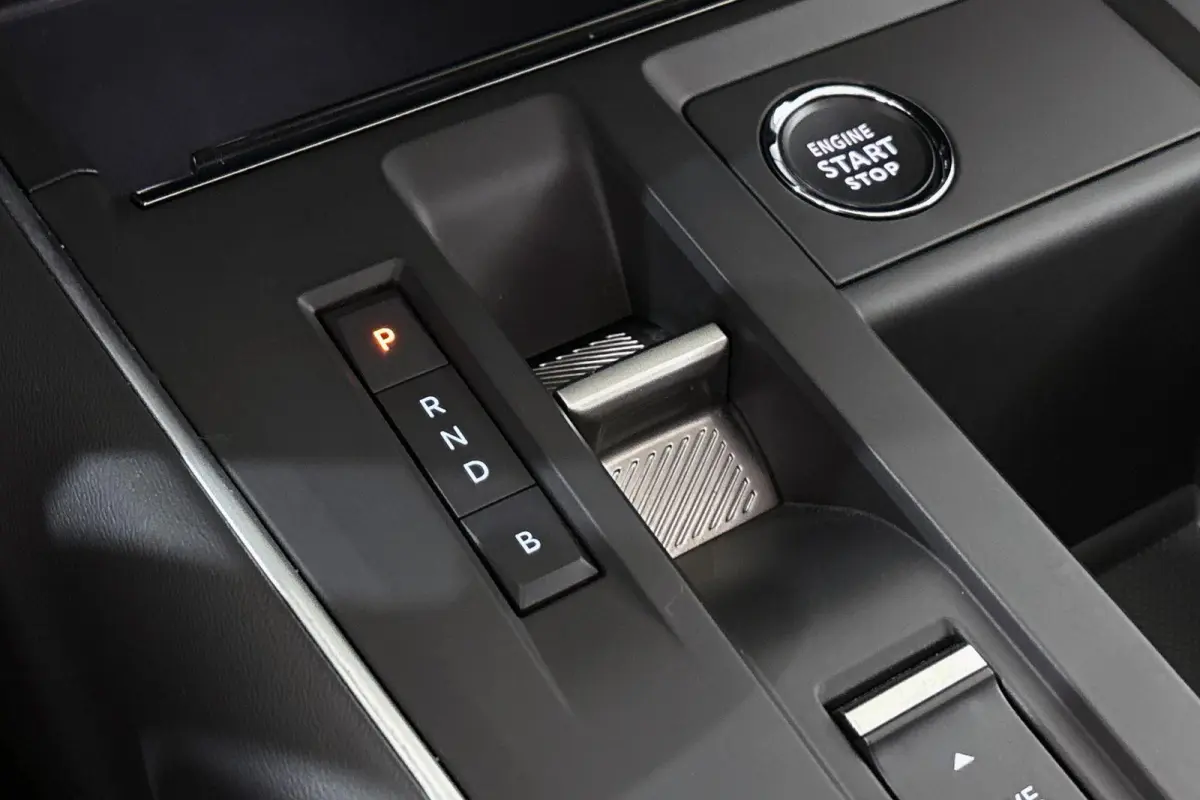 1.6 Plug-in Hybrid 225 Shine Pack Panoramadak 360 Camera Keyless