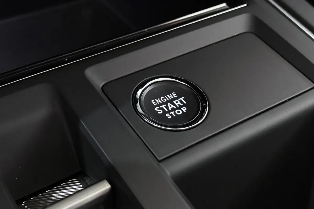 1.6 Plug-in Hybrid 225 Shine Pack Panoramadak 360 Camera Keyless