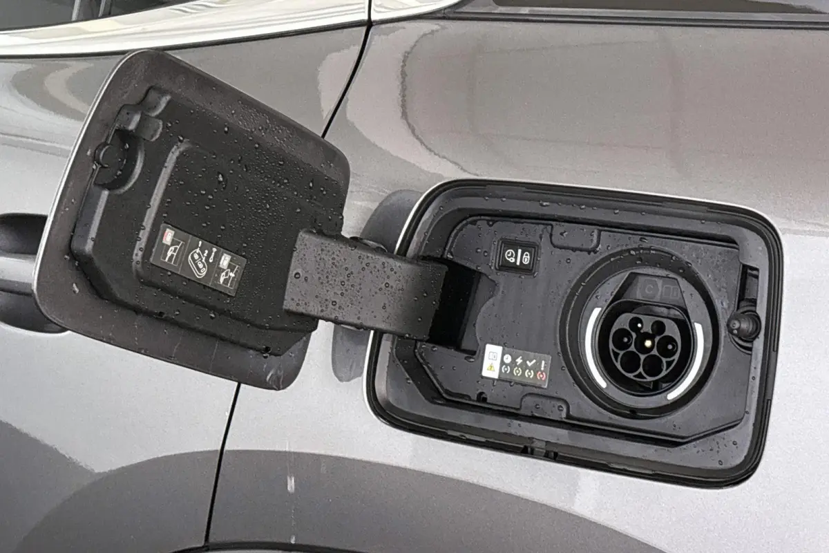 1.6 Plug-in Hybrid 225 Shine Pack Panoramadak 360 Camera Keyless