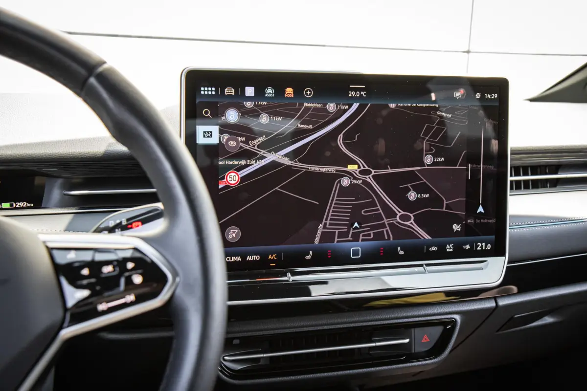 286pk Pro Business 77 kWh | Trekhaak | Matrix LED | 360 Camera | Navigatie| 19'' Velgen