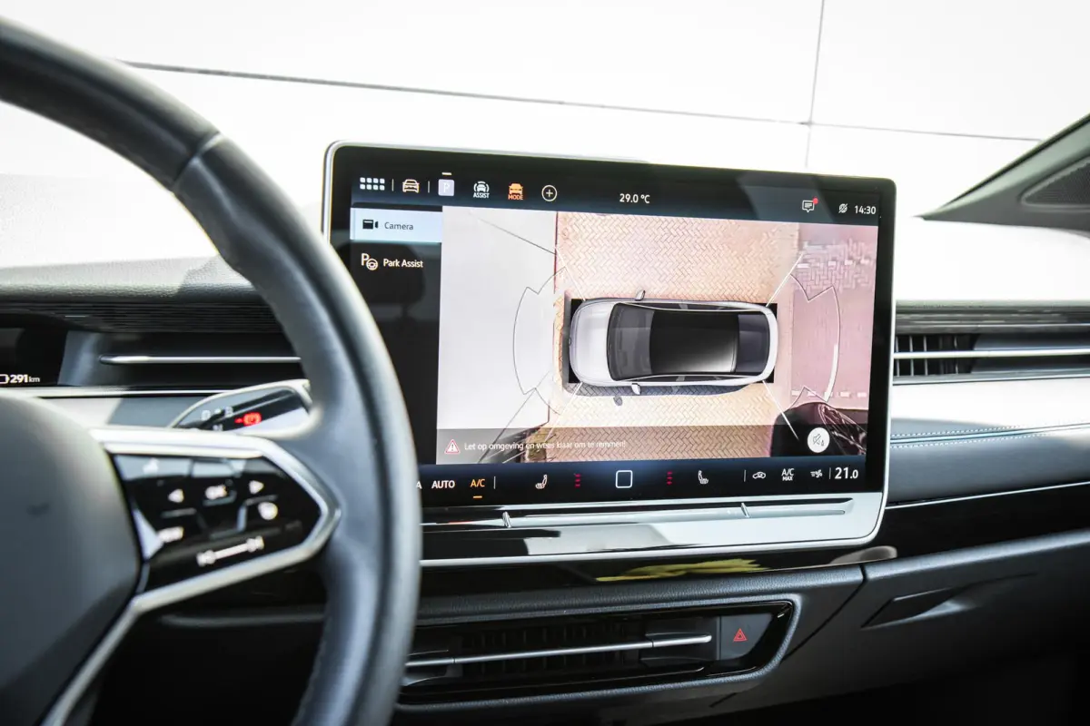 286pk Pro Business 77 kWh | Trekhaak | Matrix LED | 360 Camera | Navigatie| 19'' Velgen
